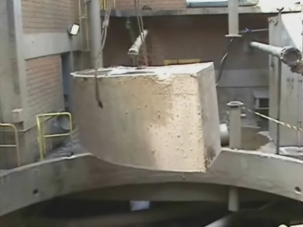 demolição controlada com fio diamantado em base de concreto em indústria de papel celulose - Santa Catarina