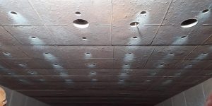 Perfurações em placas de concreto em refratário